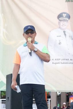 RIBUAN MASYARAKAT MERIAHKAN EVENT FUN WALK FUN BIKE FUN AEROBIC DI LAPANG CANGEHGAR