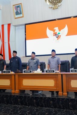 RAPAT PARIPURNA DPRD KABUPATEN SUKABUMI KE 41